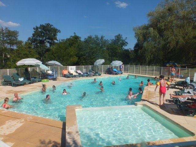 Camping 'Camping Le Roquelongue' à Boisse penchot