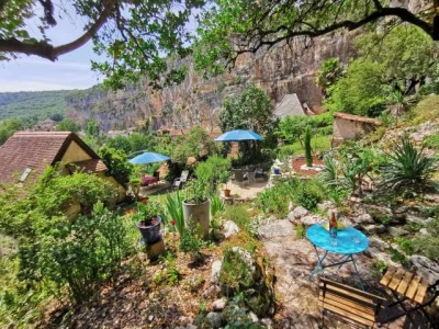 Gîtes 'UN JARDIN DANS LA FALAISE à Cabrerets' en Lot