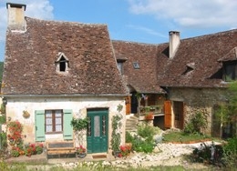 'Les gites fleuris-la petite rose, piscine, jacuzzi' à Hautefort