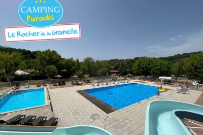 Camping 'Camping Paradis : Le Rocher de la Granelle - Le Bugue en Dordogne' en Dordogne