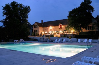 Camping ' Chateau Lacomte Country Club' en Lot