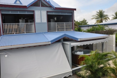 'A 150m de la plage: T3, T2 avec jacuzzi et studios, recommandé par le guide du routard : Gîtes à  proximités à pied de 3 plages ( 150m , 700m et 800m).' à Guadeloupe