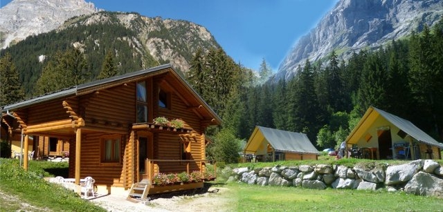 Camping 'Camping Caravaneige Alpes Lodges Le Parc Isertan ' à Pralognan la vanoise