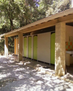 Camping 'La Ferme Riola' à Contes