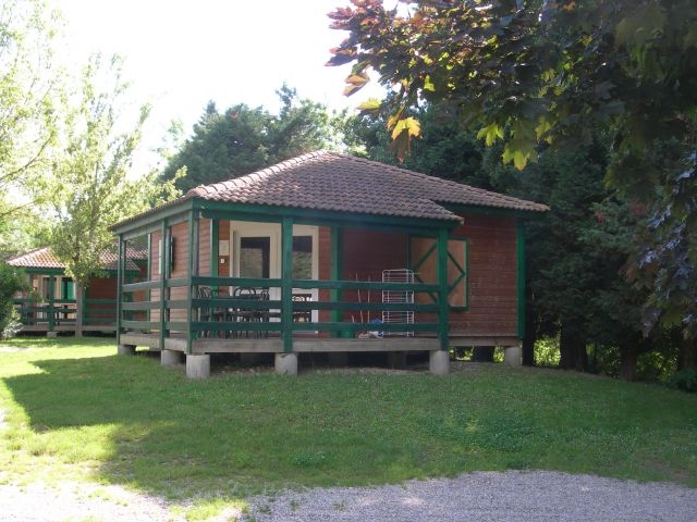 Mobil Home 'CAMPING DE LA LONE SAINT PEIRRE DE BOEUF' à St pierre de boeuf