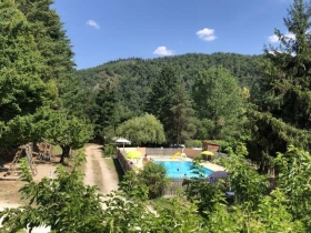 Camping 'Les Berges du Doux' à Colombier le vieux