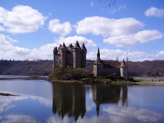 Gîte de séjour 'La fourniale au coeur des volcans d'auvergne' à Beaulieu