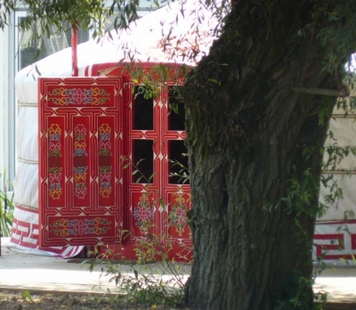 Yourte,cabane dans les arbres  'La haie d'aubépine' en Pas de Calais