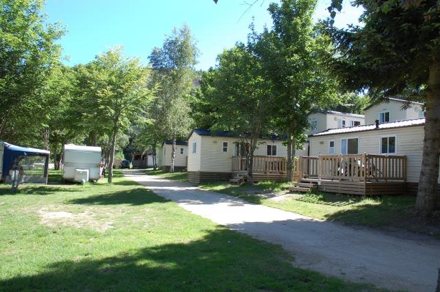 Camping 'Camping** les airelles' à St cirgues en montagne