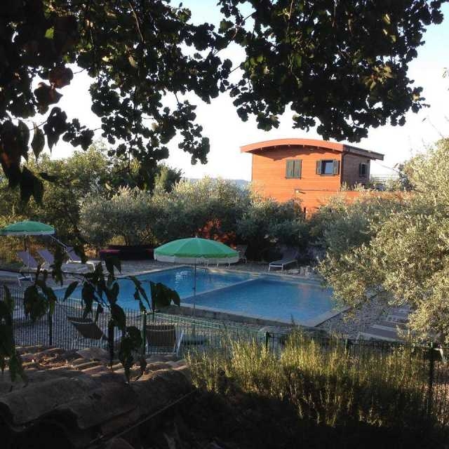 Hébergements Insolites 'Roulottes et cabanes de saint cerice et SPA' à Vogüé