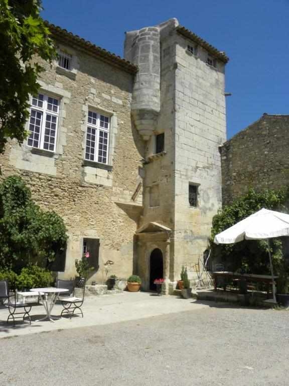 Chambre d'hôte 'Château petit sonnailler' à Aurons