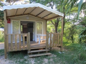 Camping 'La Pinède en Provence' à Mondragon