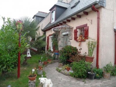 11 metres carrés, 1 armoire, 1 commode, 1 tv 'Baie du mont st michel hirel' en Ille et Vilaine